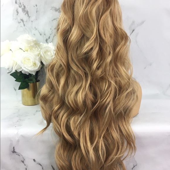 Golden Honey | Lace Front Wig - Picture 5 of 8